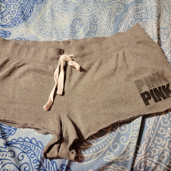 Pink shorts - Picture 1 of 2